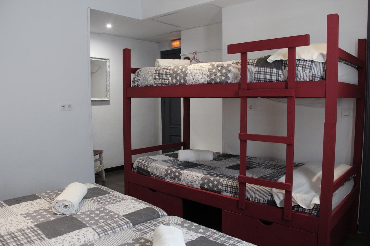 Oasis Backpackers' Toledo Hostel Exterior photo